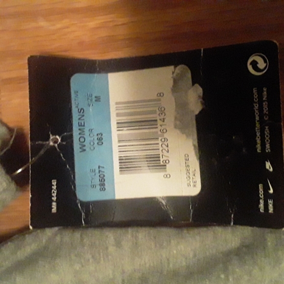 Nike shirt - Picture 3 of 4